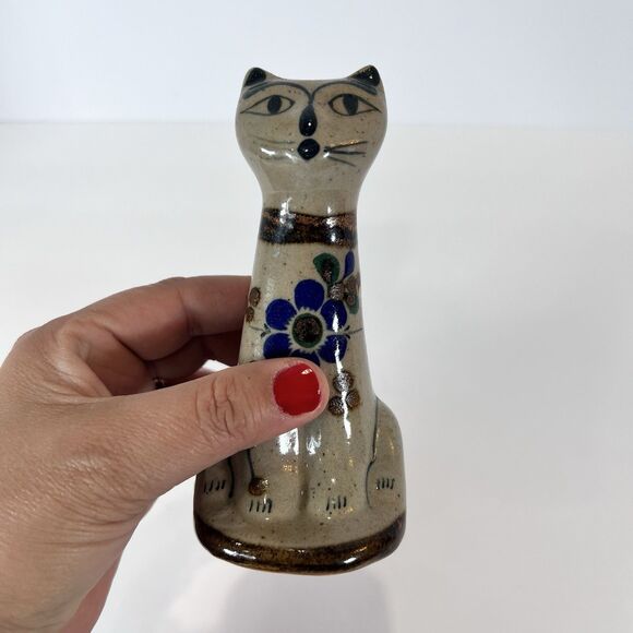 Tonala Jai Handmade Hand Painted Stoneware Cat Figurine Signed - Picture 7 of 10